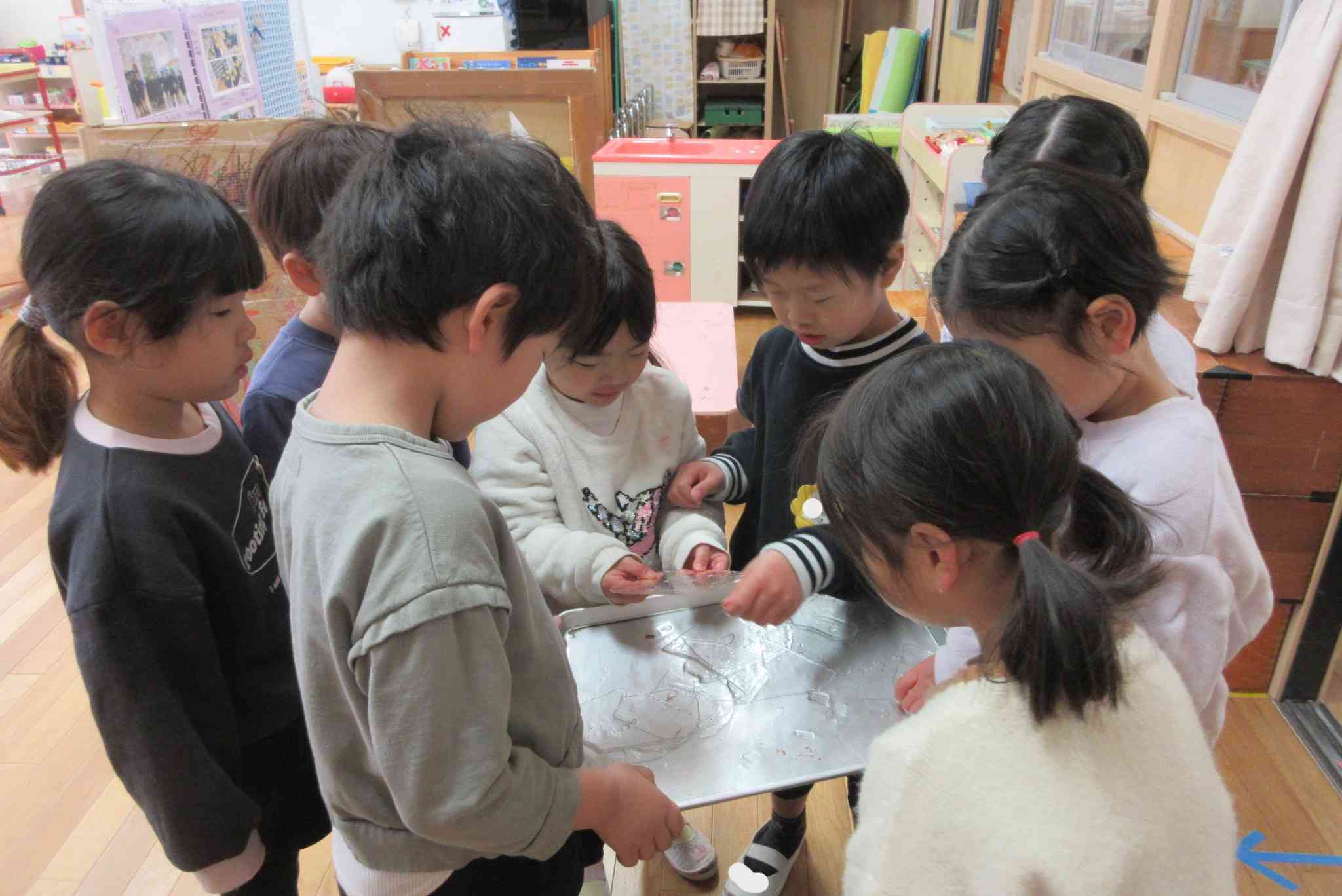 ①そら組が氷見せてくれた